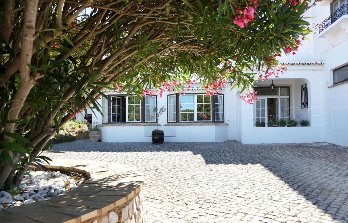 Casa Beachcomber Le Jardin Des Arts Lagos Bagian luar foto