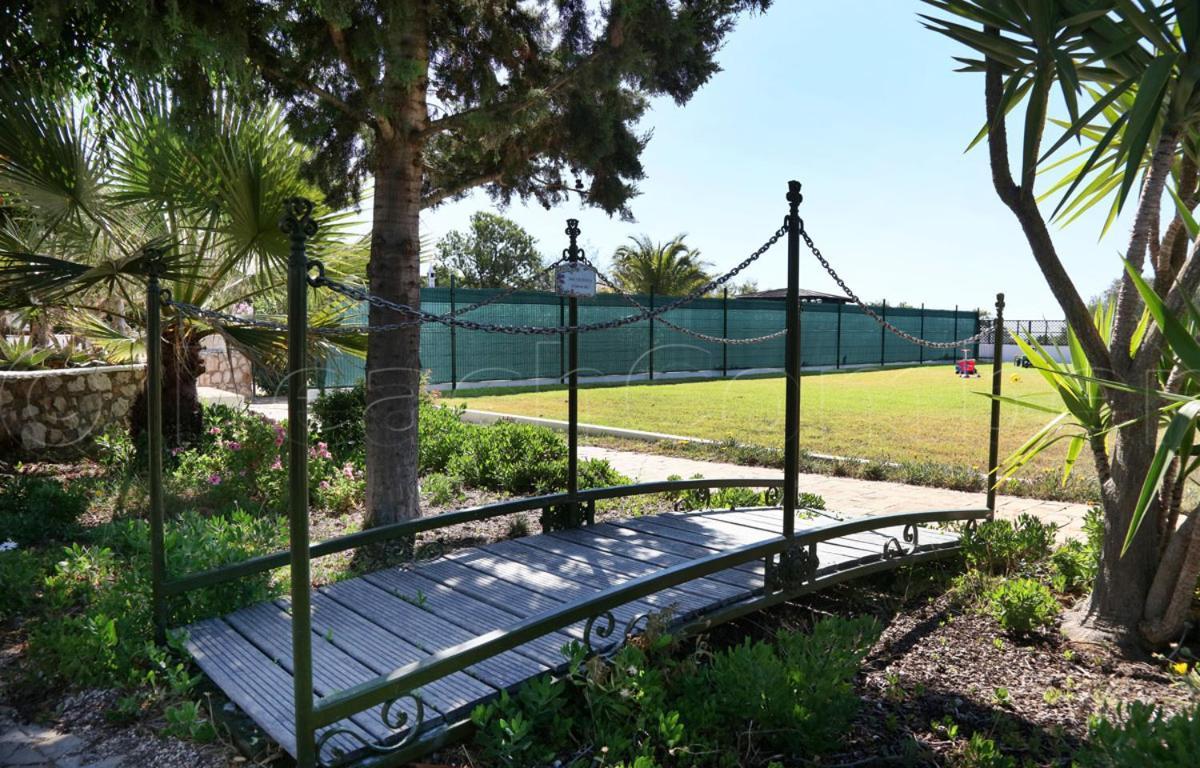 Casa Beachcomber Le Jardin Des Arts Lagos Bagian luar foto
