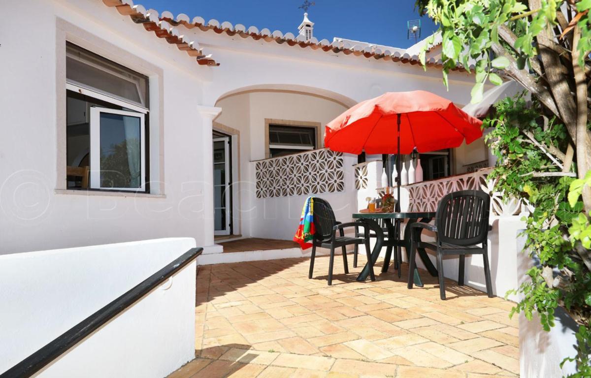 Casa Beachcomber Le Jardin Des Arts Lagos Bagian luar foto